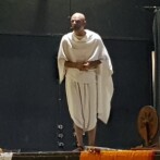 Peça Teatral Gandhi –  Ator: João Signorelli – 05/05/18